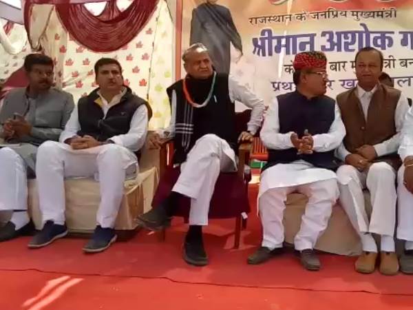 Chief minister Ashok Gehlot Visit Khajuwala on india-pakistan border Chief minister Ashok Gehlot Visit Khajuwala on india-pakistan border