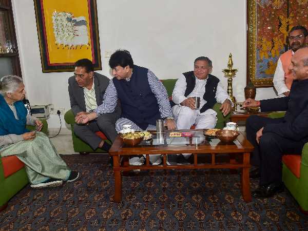 एएपी और कांग्रेस के आकलन में फर्क समझिए