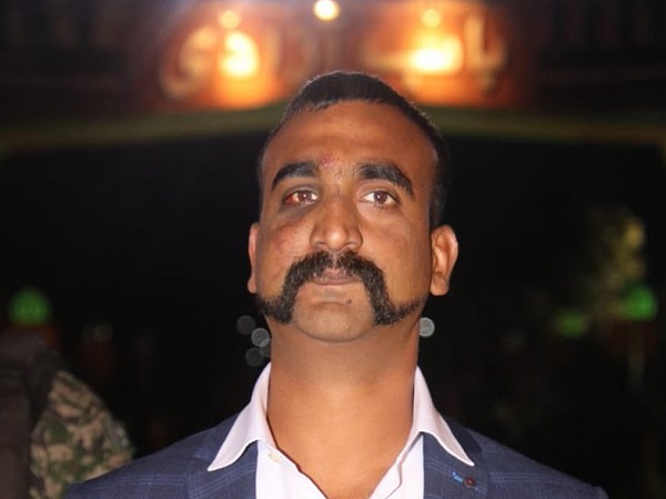 अभिनंदन की बहादुरी की तारीफ की