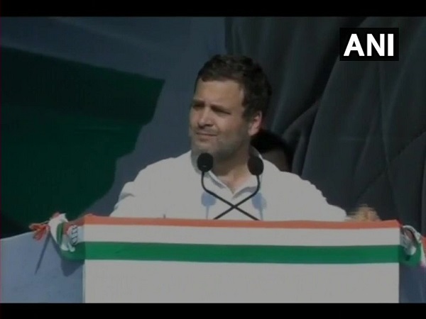 राहुल और प्रियंका के निशाने पर रहे मोदी