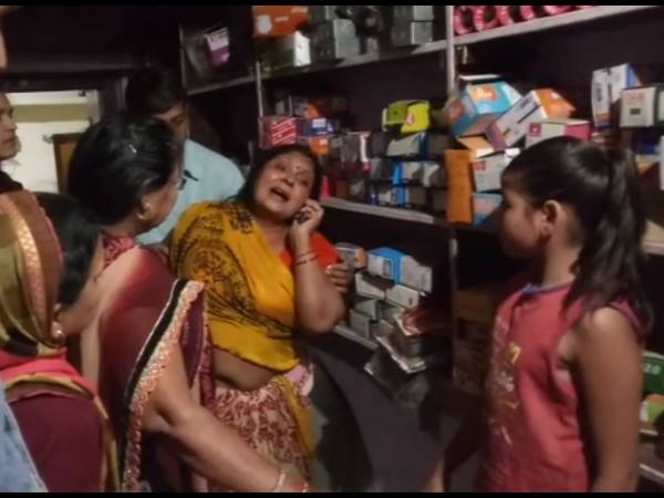 दोपहर को हुई थी मां से बात