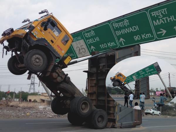 Dumper accident with road hording in alwar Dumper accident with road hording in alwar