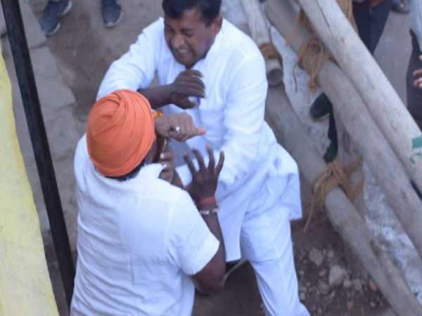 प्रियंका के कार्य़क्रम में हुआ विवाद