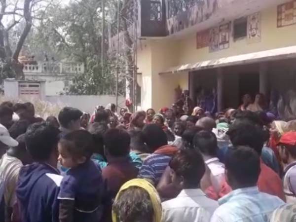 खोजने पर नदी में मिली पांच लाशें