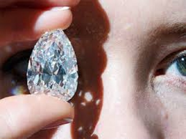 diamond merchant Honeytrap by a girl, demand 20 lakh rupees