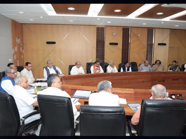 Dispute on Gujarat BJP Parliamentary Board Meeting, Notice by Election Commission