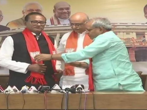 Gujarat, BJP, by polls in gujarat, by polls election, congress, congress MLAs, lok sabha elections 2019, गुजरात, बीजेपी, गुजरात में चुनाव, कांग्रेस, कांग्रेस विधायक, लोक सभा चुनाव 2019