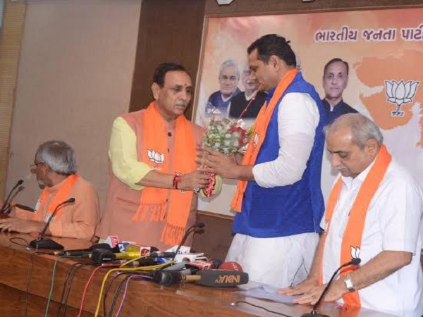 Lok Sabha elections 2019: congress announced Lalit Kagathara against Mohan Kundariya in rajkot