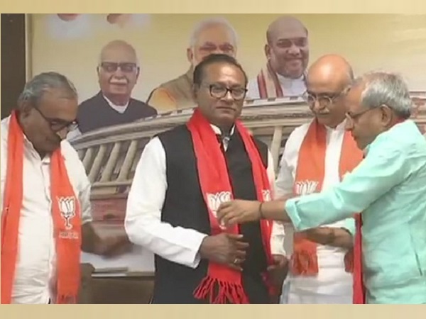 कांग्रेस बोली- डराकर हमसे विधायकों को छीन रही भाजपा