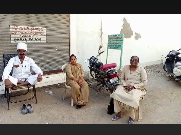 Gujarat: 11 employees Deploy for one student in examination center