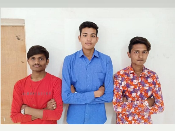 कॉलेज के अंदर भी चेकिंग की गई कॉलेज के अंदर भी चेकिंग की गई