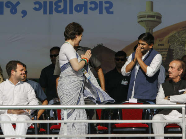 गुजरात में कांग्रेस विधायकों की भगदड़