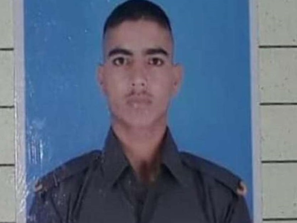 चार सैनिकों को उतारा मौत के घाट