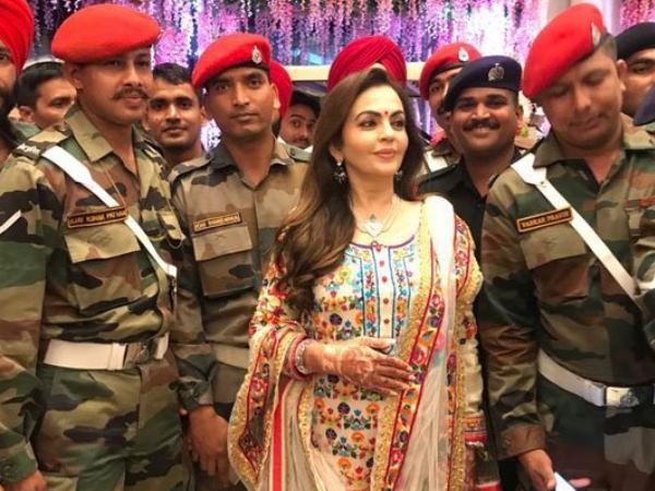 आयोजन में खास रहा म्यूजिकल फाउंटेन शो आयोजन में खास रहा म्यूजिकल फाउंटेन शो