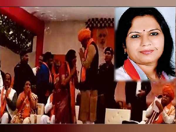 कांग्रेसमुक्त का नारा कांग्रेसयुक्त भाजपा में बदल रहा