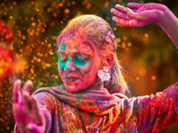 मस्ती छाई है मस्ती