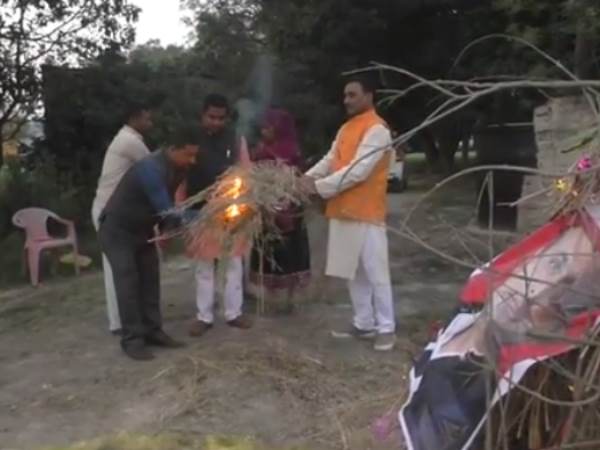 BJP supporters holika dahan in Barabanki