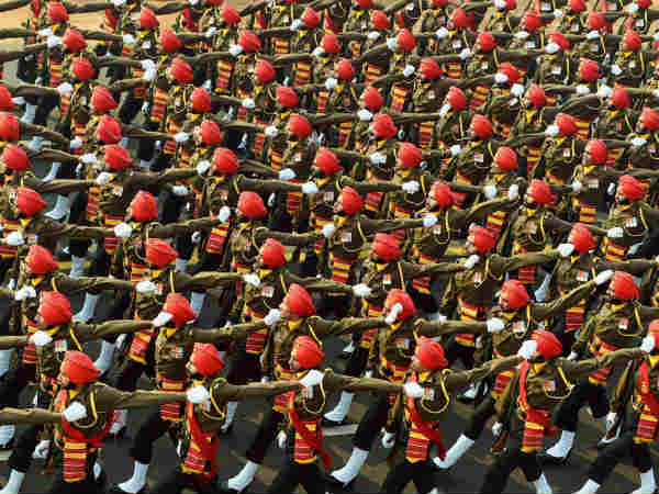  राष्‍ट्रगान के लिए खड़े न होने पर मिले सजा 