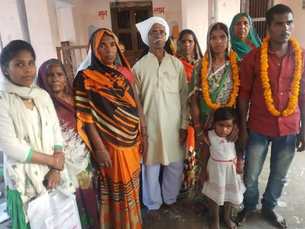 थाने में करवाई गई दोनों की शादी