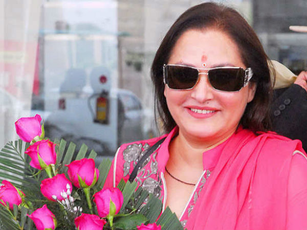 अखिलेश यादव ने पार्टी से निकाला 