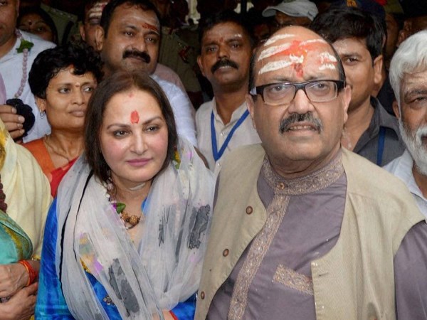 अमर सिंह को राखी भी बांधू तो लोग बात बनाते रहेंगे