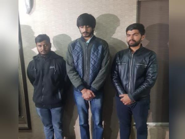 gang busted by rajkot police, those speaks English in american style for fraud gang busted by rajkot police, those speaks English in american style for fraud