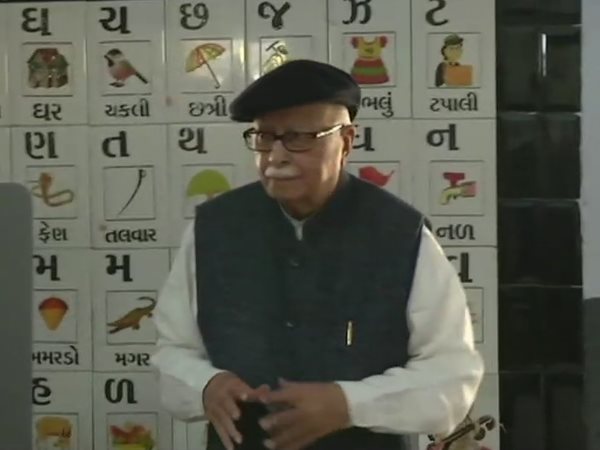 आडवाणी की जगह क्यों आए अमित शाह