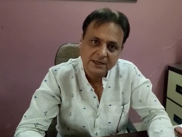 gujarat cabinet minister jawahar chavda spoken abuse word to journalist