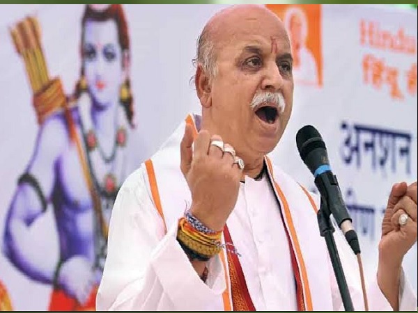 'हिंदुस्तान निर्माण दल' से भाजपा के खिलाफ लड़ रहे चुनाव