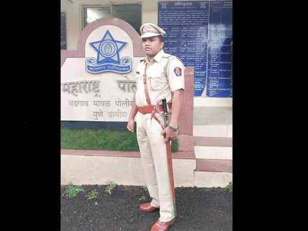goons in dance bar shot in the leg of a policeman goons in dance bar shot in the leg of a policeman