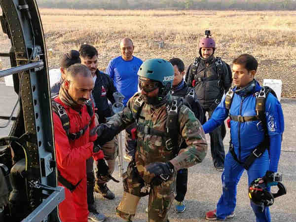 साल में दो बार मनाते हैं बर्थडे 