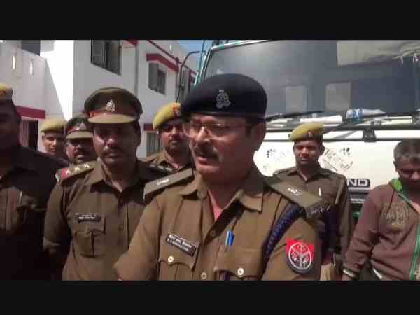 police confiscated 7 quintal cannabis and arrested two smuggler in fake army uniform