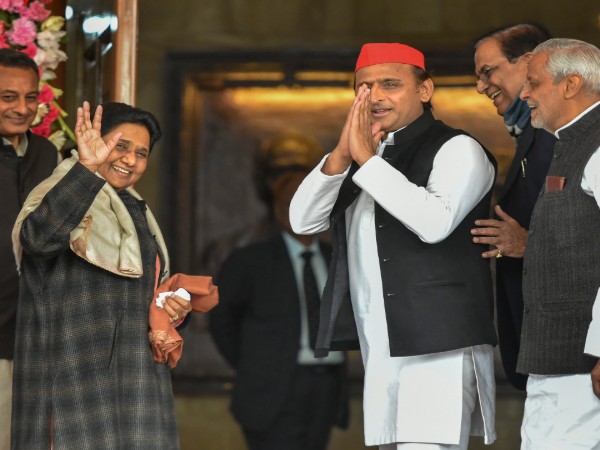 एनडीए को बढ़त,महागठबंधन को नुकसान