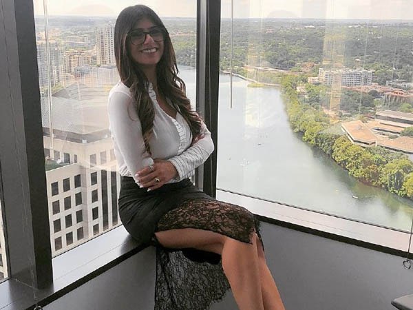 सगाई की र‍िंग को खाने के बीच में छ‍िपाया हुआ था