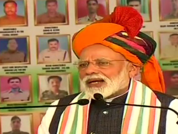 पीएम मोदी पर साधा निशाना