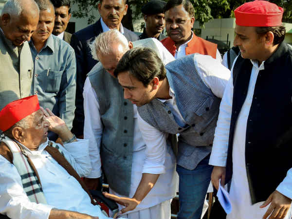 आजमगढ़ से मुलायम ने पहले ही बना ली थी दूरी