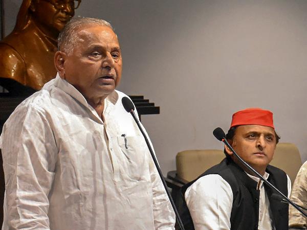 अखिलेश के लिए मुलायम का प्यार है बरकरार