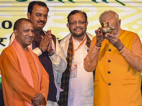 यूपी में डर के साथ एंटी इनकम्बेन्सी ऑपरेशन