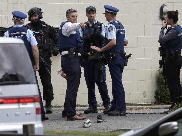 चश्मदीद ने बताया- कैसे हमलावर से भिड़ गया एक शख्स