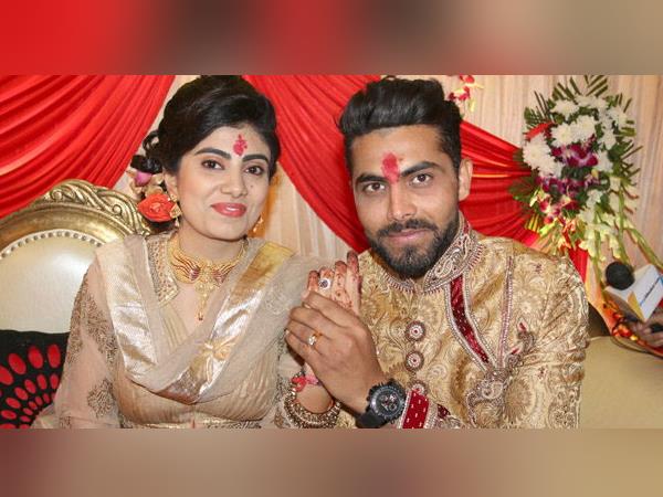 मां-बाप की इकलौती संतान हैं रिवाबा मां-बाप की इकलौती संतान हैं रिवाबा