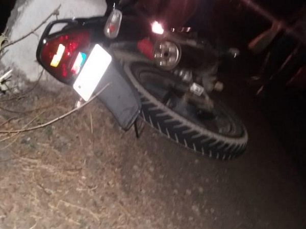 rajkot, accident, death in road accident, gujarat police, gujarat, truck hit bike, राजकोट, हादसा, गुजरात पुलिस, गुजरात, ट्रक, बाइक