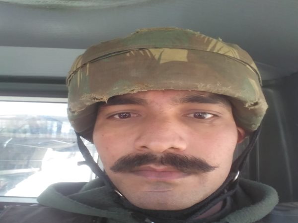 जानिए कौन हैं शहीद परवेज काठात