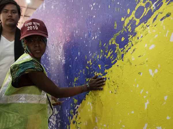 7664 लोगों ने एक साथ पेटिंग