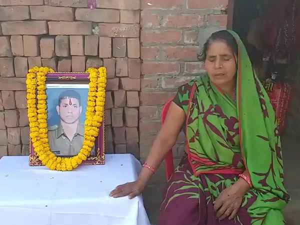 शहीदों के घर भी जाएंगी प्रियंका गांधी