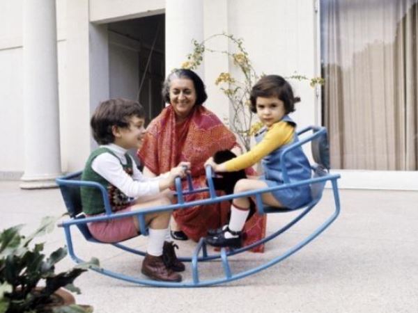 प्रियंका की गंगा यात्रा शुरू