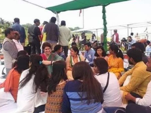 भीड़ देख गदगद हैं प्रियंका