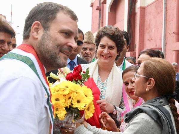 कब बोलेंगी प्रियंका?