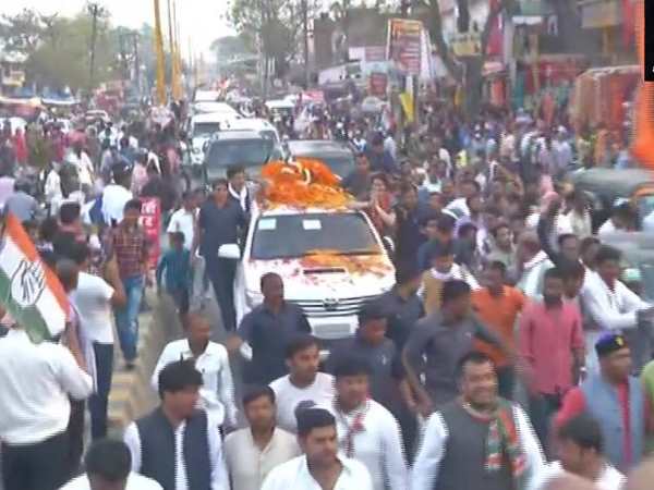 मोदी सरकार में जनता असहाय 