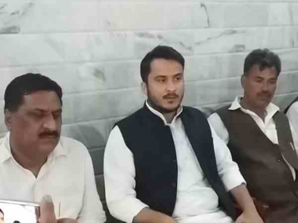 अब्दुल्ला आजम ने सरकार को कोसा