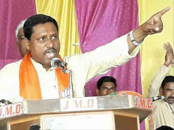 किसी ने हमें उंगली दिखाई तो वह तोड़ दी जाएगी